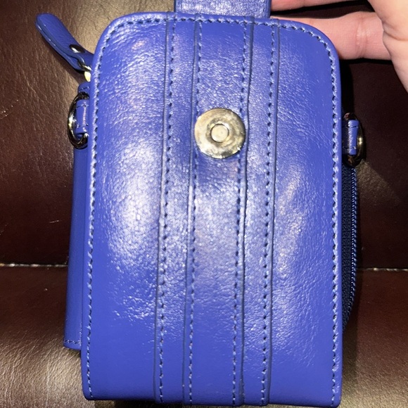 NWOT Danier Leather Crossbody Wallet - Picture 14 of 14
